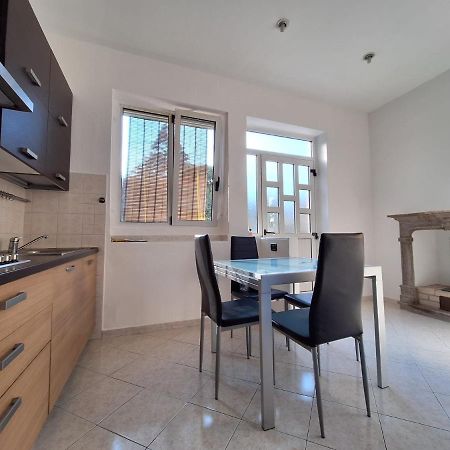 Appartamento La Casa Dei Nonni Malnate Buitenkant foto