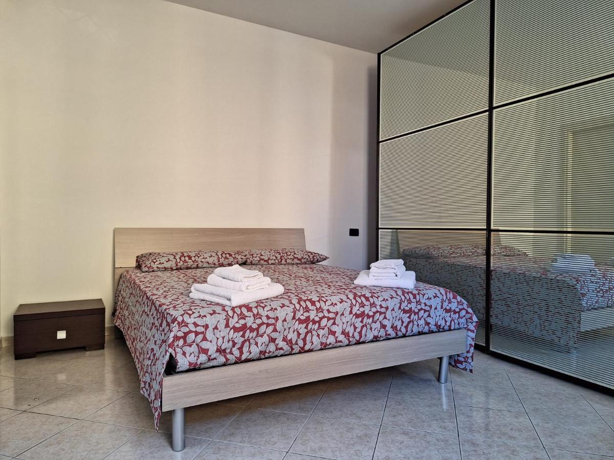 Appartamento La Casa Dei Nonni Malnate Buitenkant foto