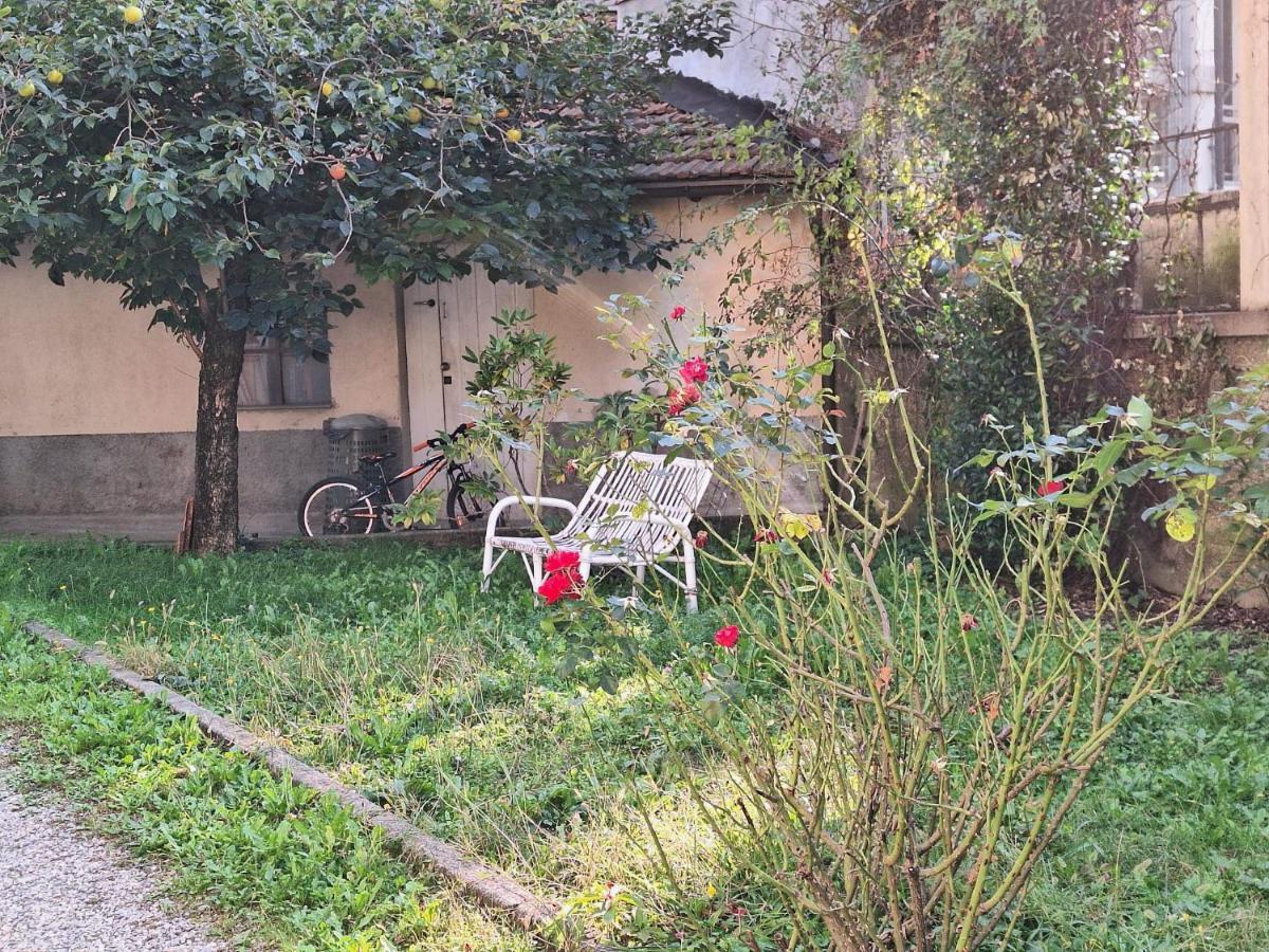 Appartamento La Casa Dei Nonni Malnate Buitenkant foto